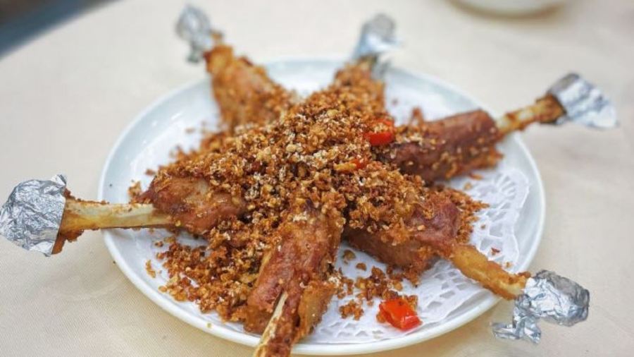 Under Bridge Spicy Crab