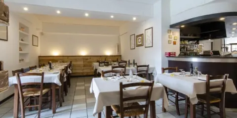 Un Tavolino Sullo Stretto