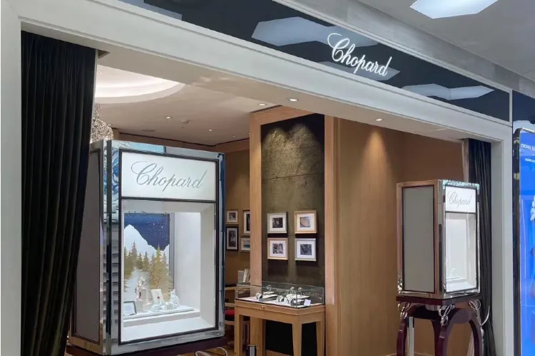 Shopping itineraries in CHOPARD Lotte Duty Free Jeju Store in December updated in 2024 Trip