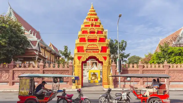 Hotels near Wat Ounalom
