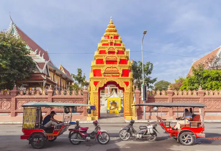 Hotels near Wat Ounalom