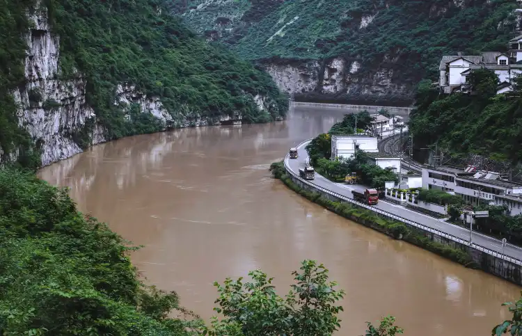 Ganluo County