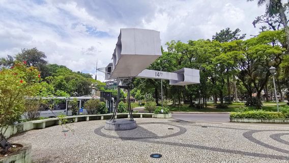 14 Bis Square