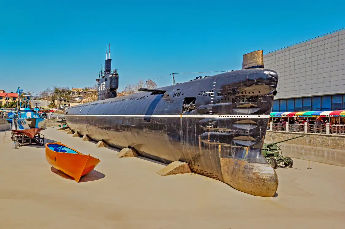 Hotels near Dalian Lvshun Submarine Force Museum
