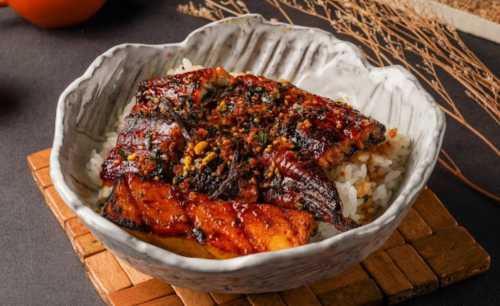 Katachi Bar & Restaurant (Regal Riverside Hotel)