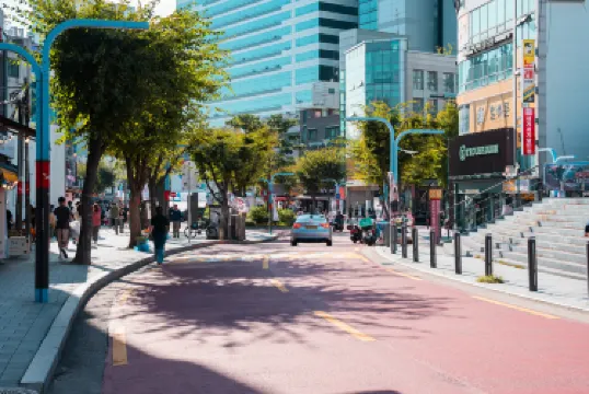 รอบบริเวณมหาวิทยาลัยฮงอิก