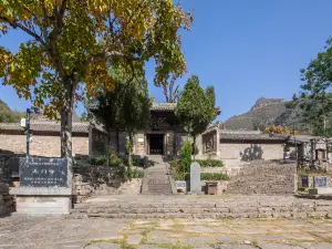Longmen Temple
