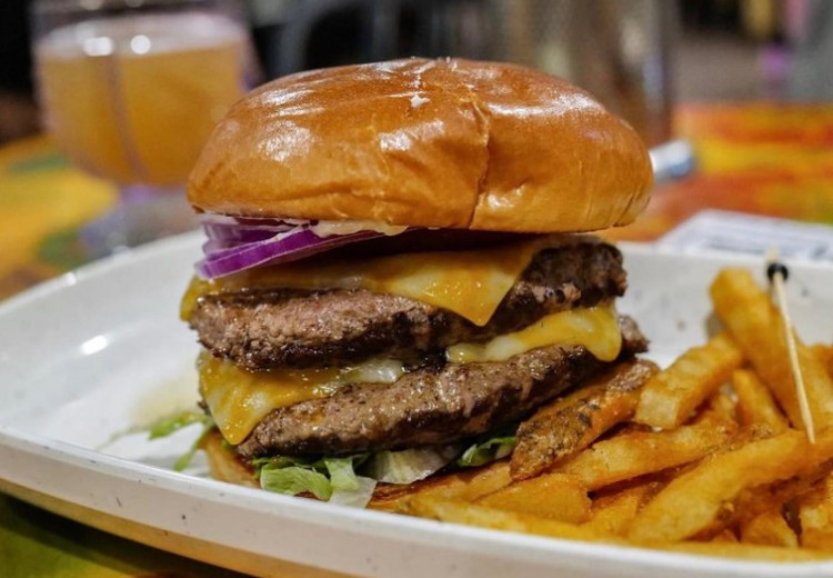 Cheeseburger In Paradiseのおすすめメニュー・口コミ・営業情報