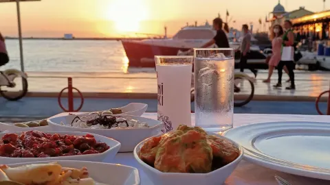 Sakiz Alsancak in อิซมีร์