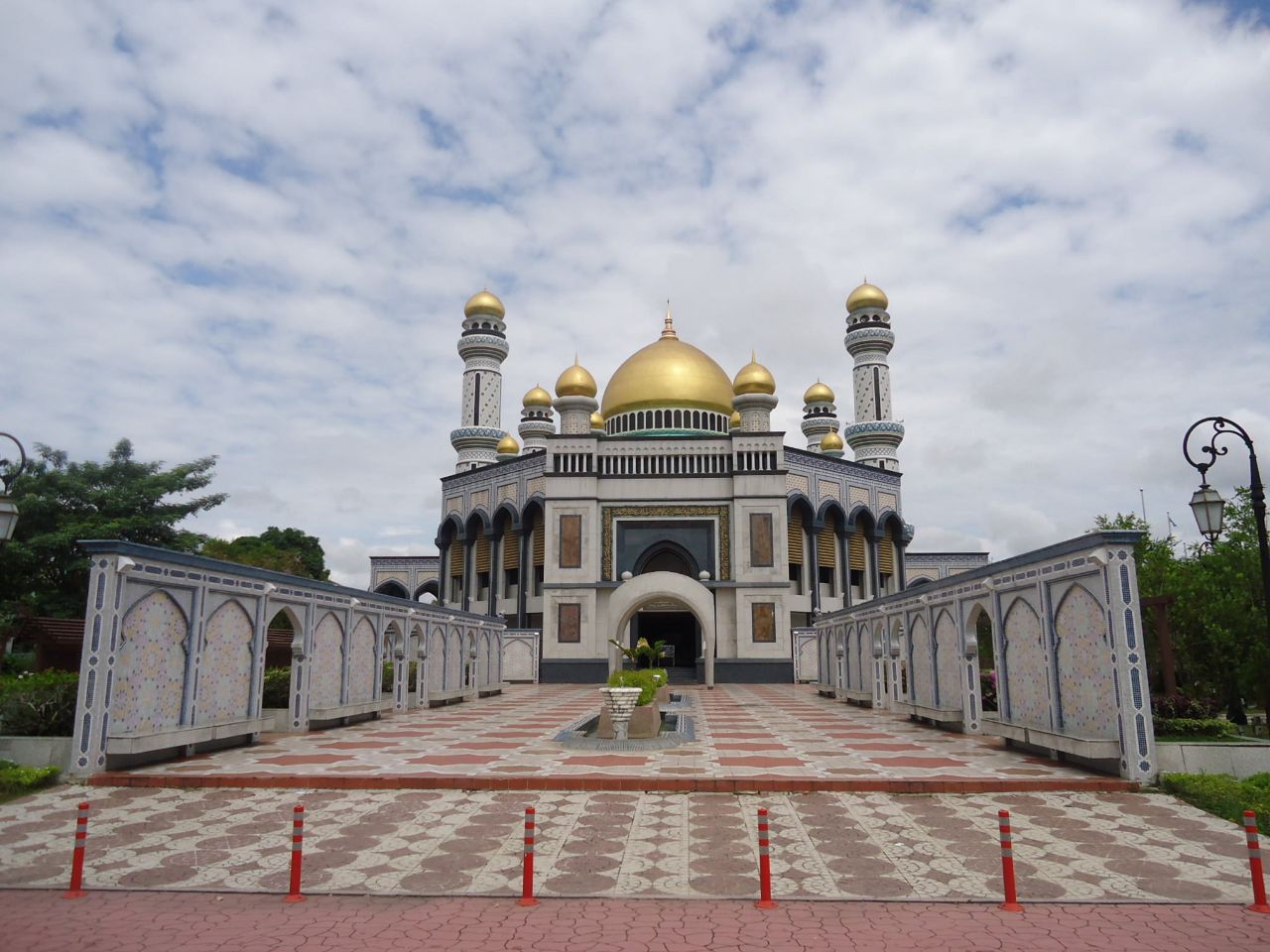 Jameu0027 Asr Hassanil Bolkiah Mosque travel guidebook u2013must visit 
