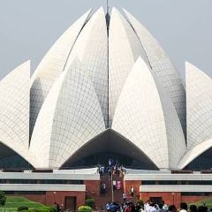ニュー デリー ロータス寺院 評判 案内 トリップドットコム