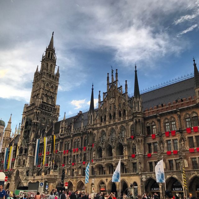 Marienplatz จตุรัสกลางเมืองมิวนิค
