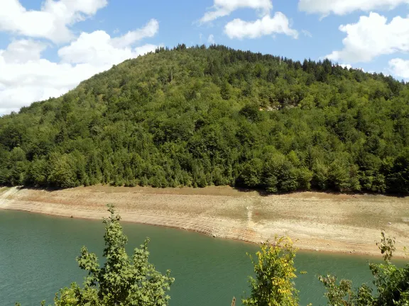 Отели с услугой фитнес-залом в г. Гуанъюань