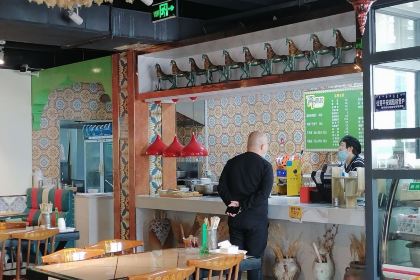 奔跑的肉饼子特色餐饮(锦福小区店)