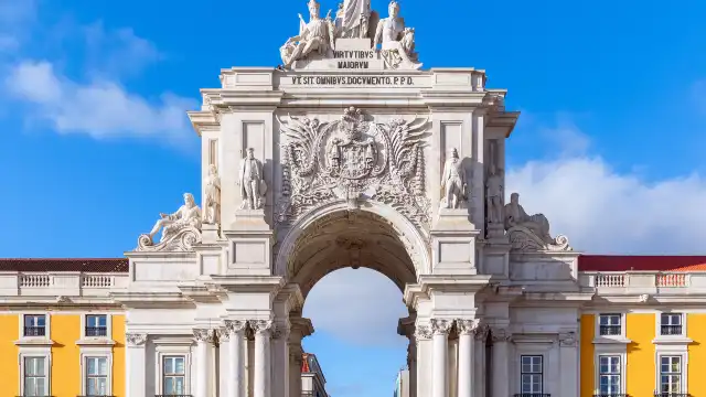アルコ・ダ・ルア・アウグスタ周辺のホテル