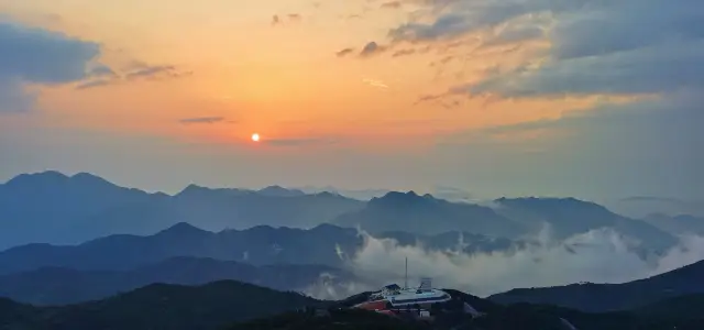 Sunrise Sightseeing in Dehua