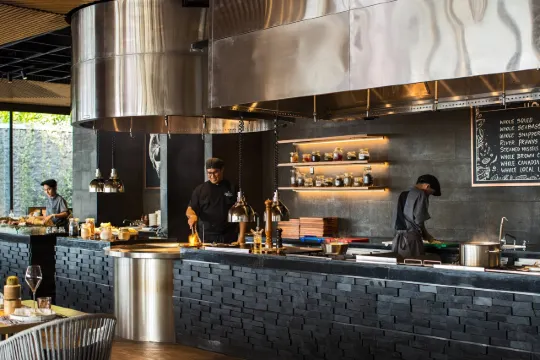 รีวิว Renaissance Pattaya Resort & Spa สัมผัสความหรูติดริมหาด