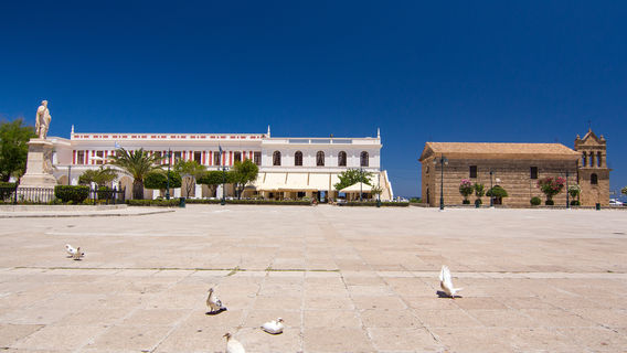 Statue Dionysios Solomos