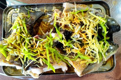 龙脊·云上山宿(九龙五虎观景台店)·美食馆