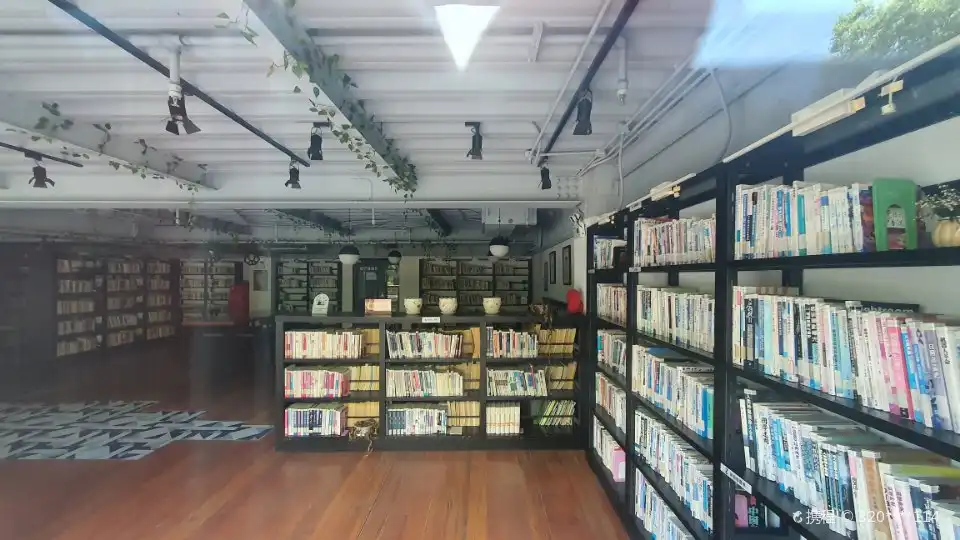 鄰近閔行城市書房·鳳凰館的酒店