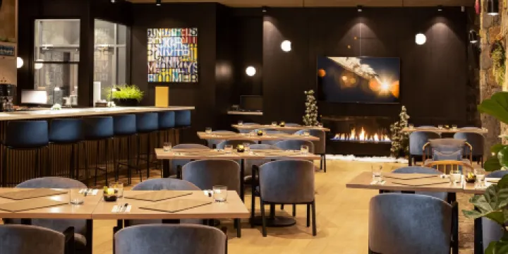 Table Nineteen Whistler