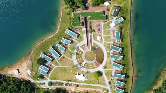 Holiday Planet · Wanlv Lake Heart Leqing Valley Space Capsule Campsite