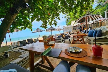 THE GLASS HOUSE SILVER