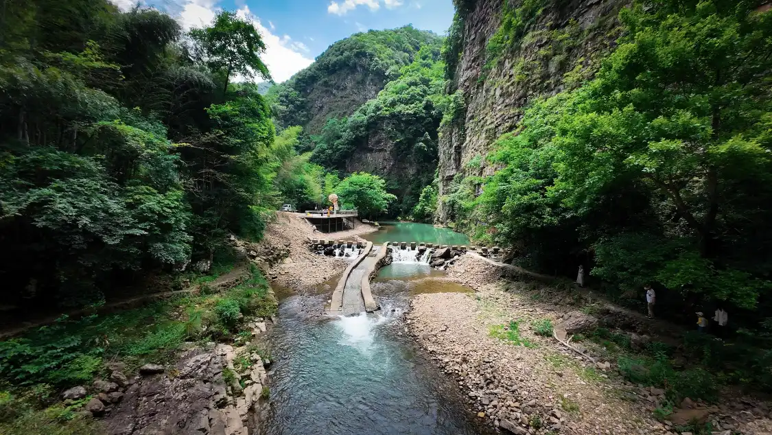 Hotels near Shuimo Tingxi Scenic Spot