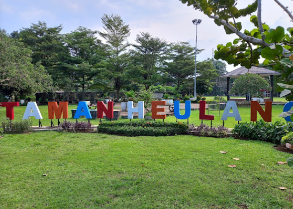 Compare 4 airports near Tanah Sereal
