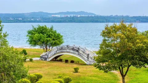 湖光岩 attraction in 湛江