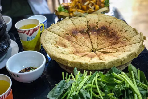 藏味八珍特色小火鍋