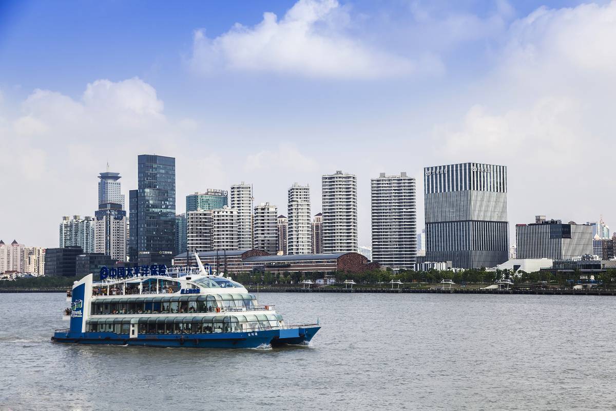 Huangpu River Cruise on The Bund Shanghai