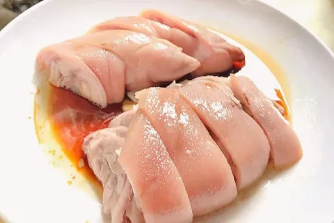 YAU KEE