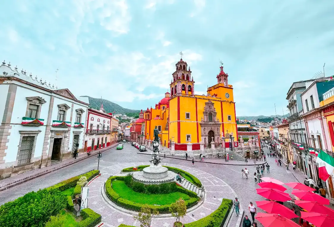 Hotels near Plaza de la Paz