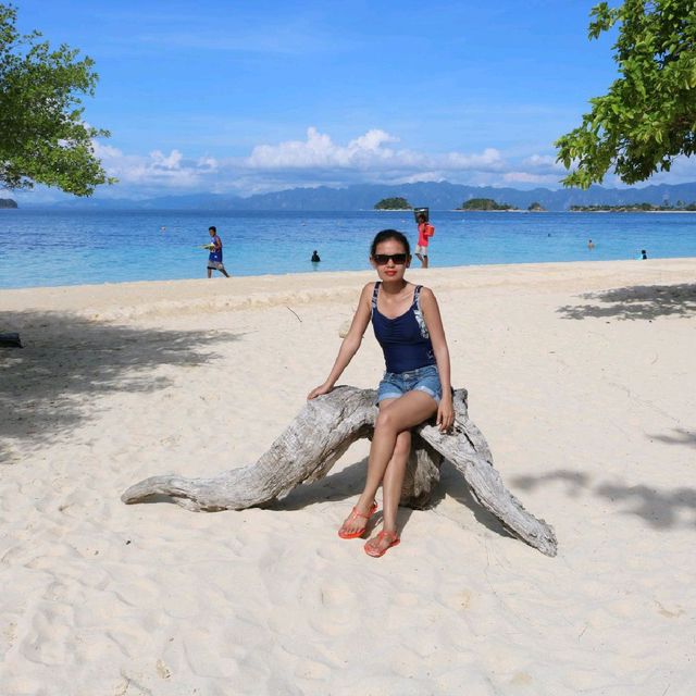 Relaxing in Banana Island