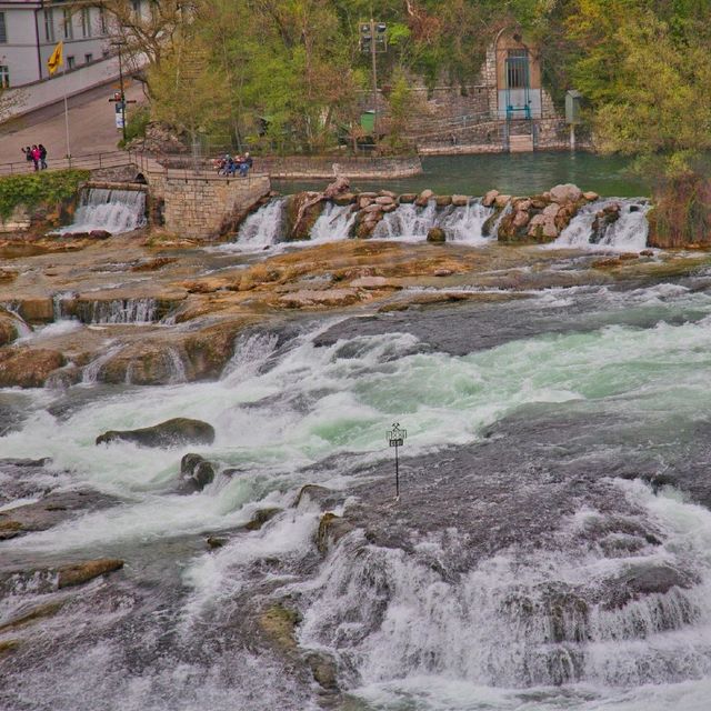 น้ำตกไรน์ (Rheinfall, Rhine falls)