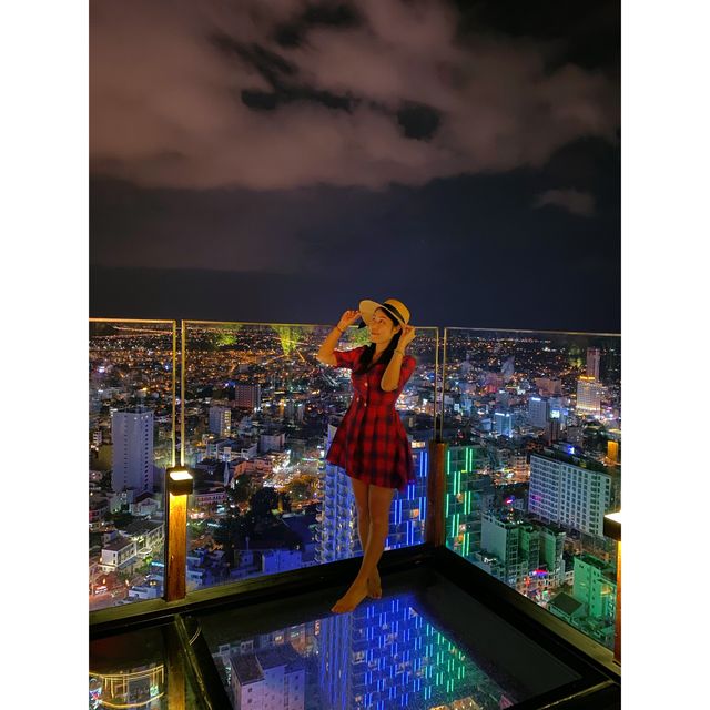 芽莊最美看夜景的地方！在Havana Hotel顶层Skylight天空酒吧