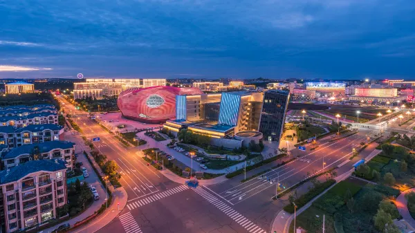 Hotels near Dongsheng Museum