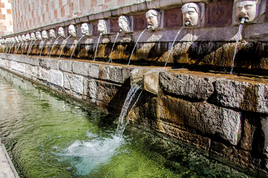 Hotels near Fountain of the 99 Water Spouts