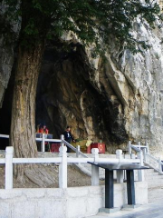 Yaowang Cave