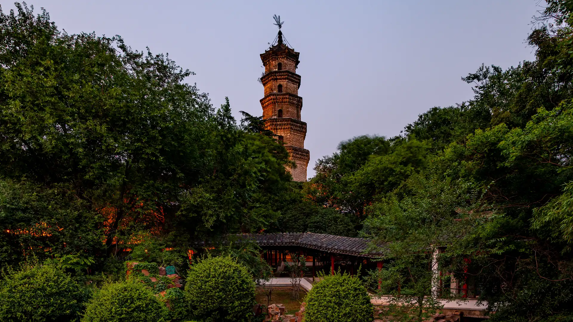 Hotels near Wenfeng Park