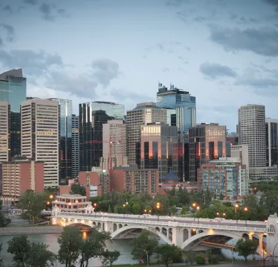 Calgary to Phoenix Flights