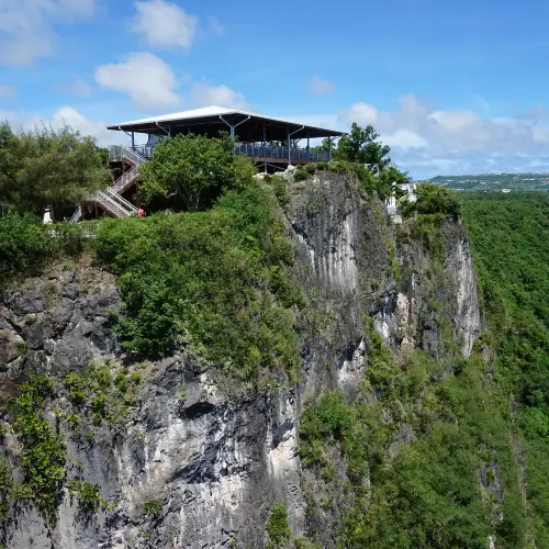 Two Lovers' Point