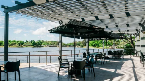 North Lakes Tavern in เรดคลิฟ