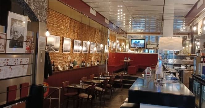 Saint Paul's Lounge Cafe
