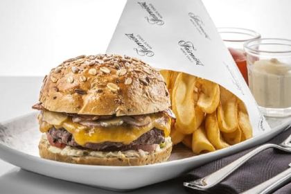 Saphir 24, Bistro Lounge & Bar