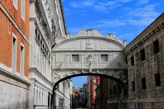 Hôtels à proximité de : Pont Des Soupirs