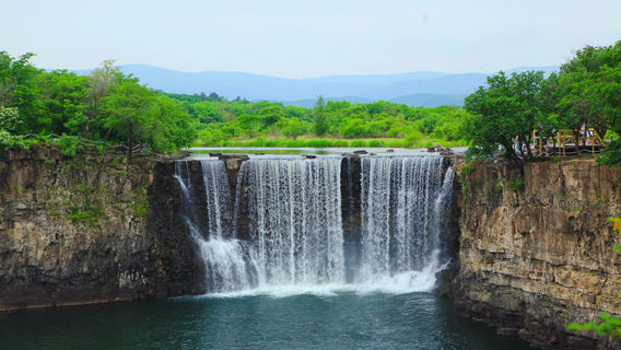 jing bo hu tiao shui