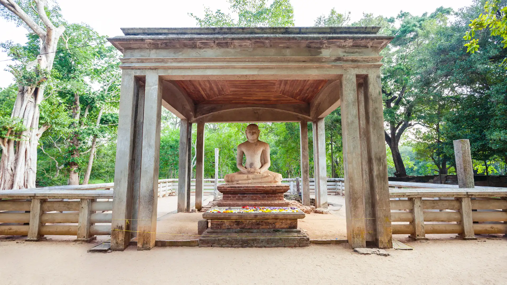 Hotels near Samadhi Buddha Statue