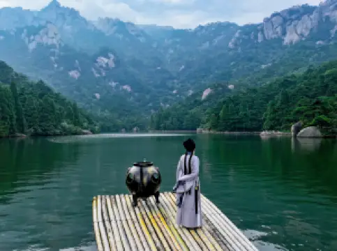 ทะเลสาบหลุนแตน